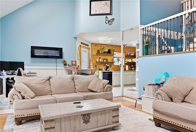 3805 Tiffany LN, Virginia Beach, VA 23456