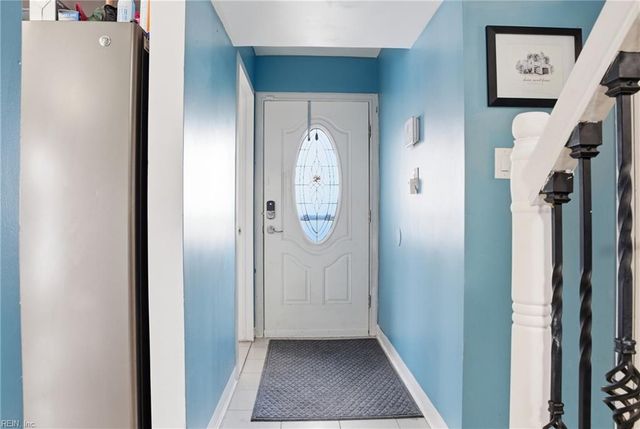 3805 Tiffany LN, Virginia Beach, VA 23456