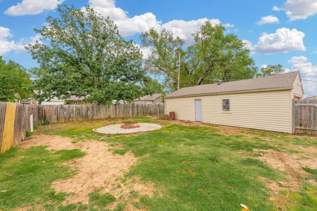218 N knight, Wichita, KS 67203