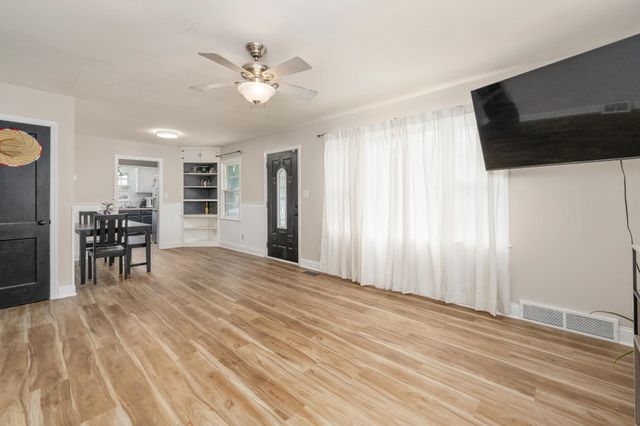 218 N knight, Wichita, KS 67203