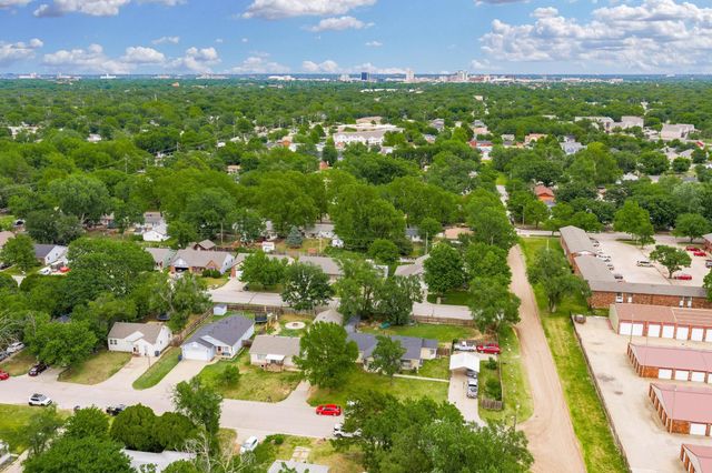 218 N knight, Wichita, KS 67203