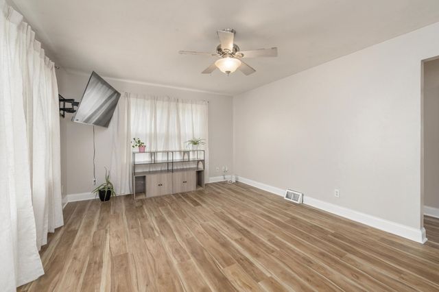 218 N knight, Wichita, KS 67203