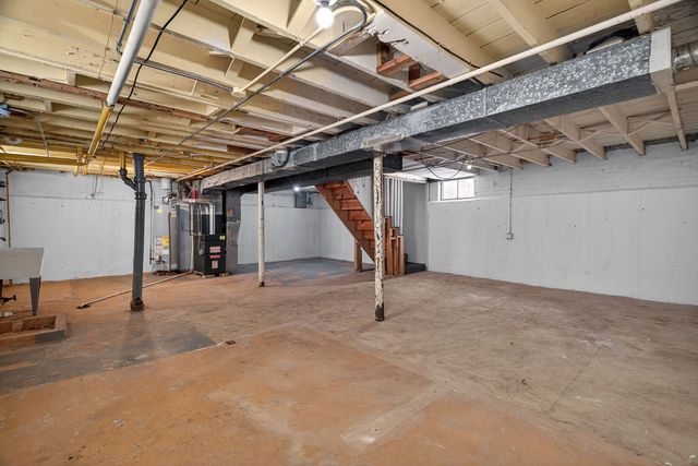 27 164th Place, Calumet City, IL 60409