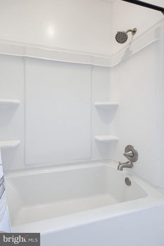 556 W ORANGE ST, Lancaster, PA 17603