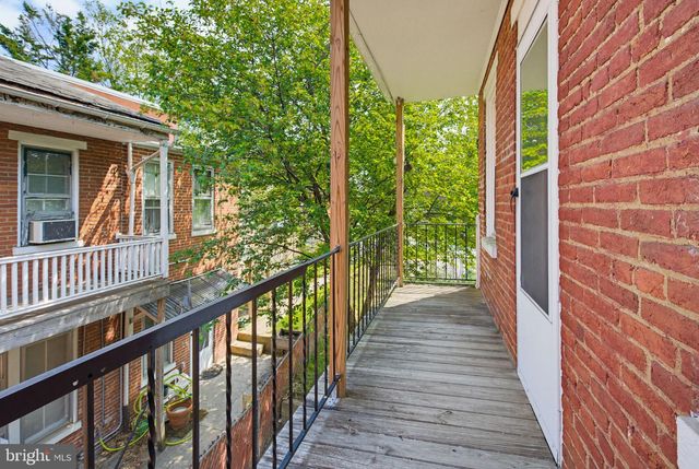 556 W ORANGE ST, Lancaster, PA 17603