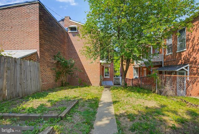 556 W ORANGE ST, Lancaster, PA 17603
