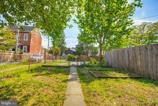 556 W ORANGE ST, Lancaster, PA 17603