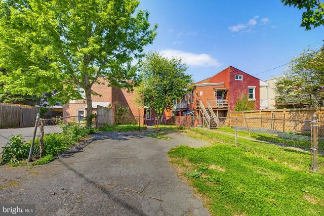 556 W ORANGE ST, Lancaster, PA 17603