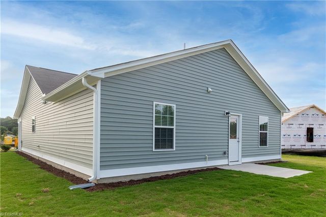 1467 Woods Road, Winston-salem, NC 27106