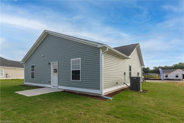 1467 Woods Road, Winston-salem, NC 27106