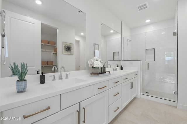 2121 W SONORAN DESERT Drive 67, Phoenix, AZ 85085