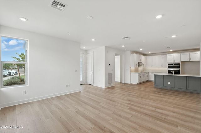 2121 W SONORAN DESERT Drive 67, Phoenix, AZ 85085