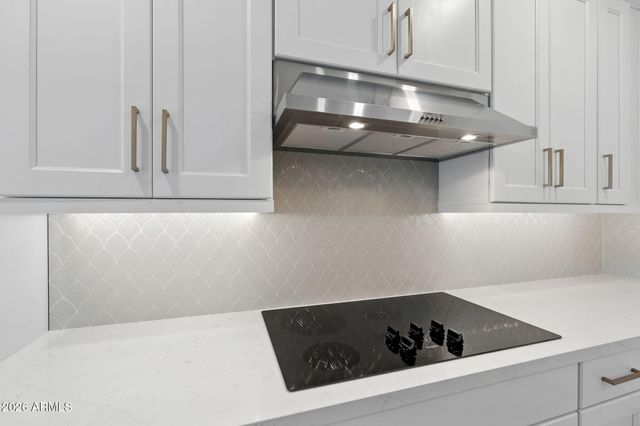 2121 W SONORAN DESERT Drive 67, Phoenix, AZ 85085