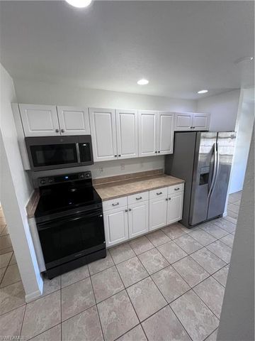 1066 Barnett ST E, Lehigh Acres, FL 33974