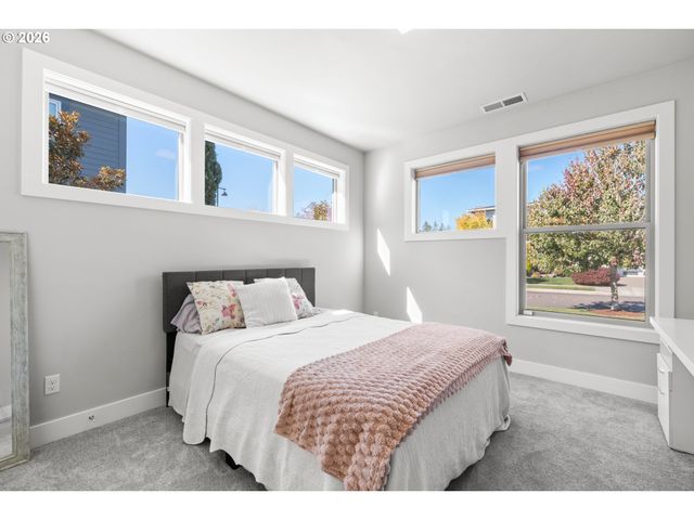 5842 Se PROVENCE St, Hillsboro, OR 97123