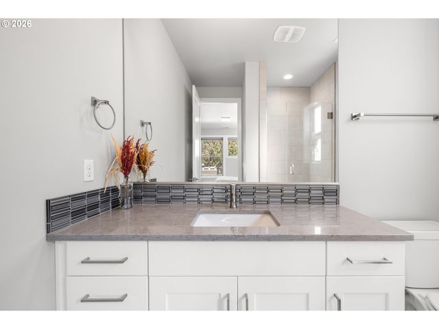 5842 Se PROVENCE St, Hillsboro, OR 97123