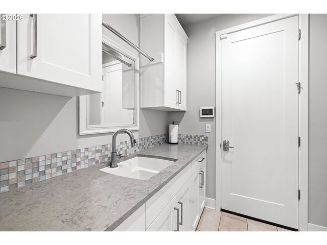 5842 Se PROVENCE St, Hillsboro, OR 97123