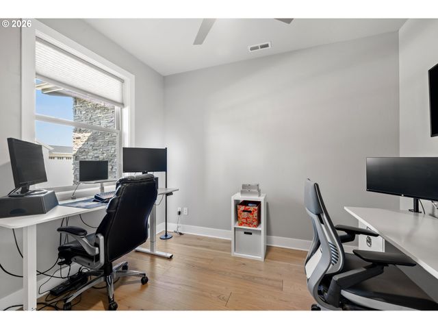 5842 Se PROVENCE St, Hillsboro, OR 97123