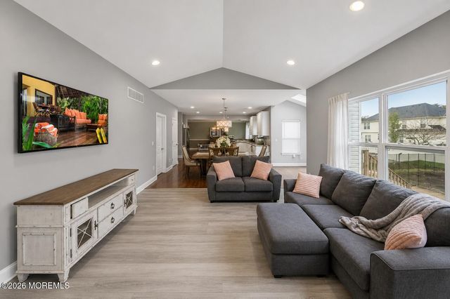 1 Prairie Lane, Bayville, NJ 08721