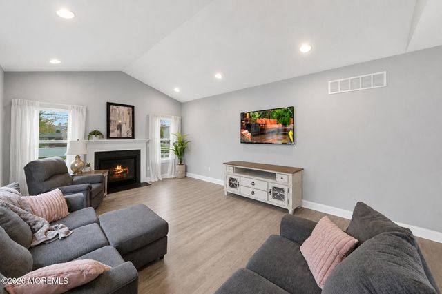 1 Prairie Lane, Bayville, NJ 08721