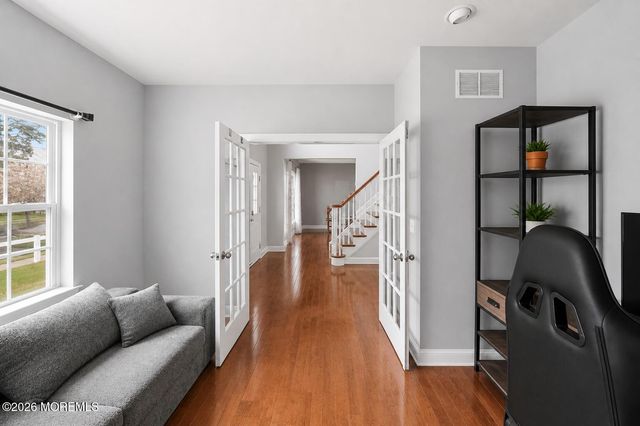 1 Prairie Lane, Bayville, NJ 08721