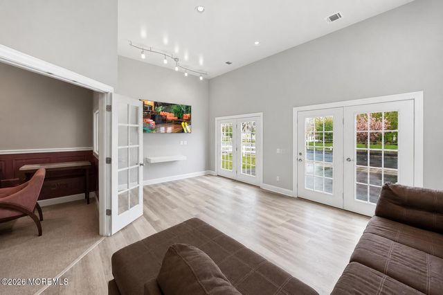 1 Prairie Lane, Bayville, NJ 08721