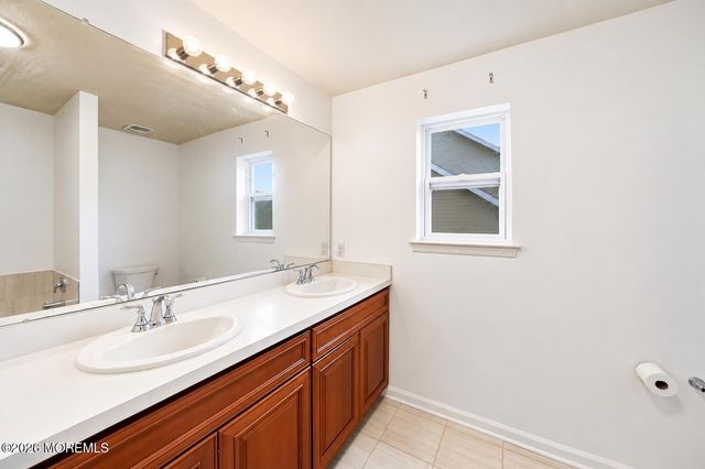 1 Prairie Lane, Bayville, NJ 08721