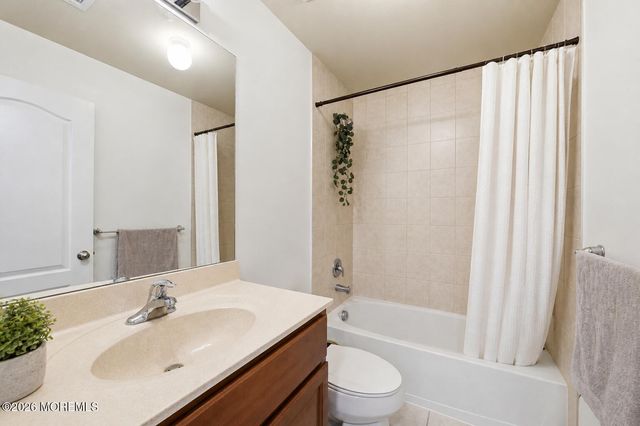 1 Prairie Lane, Bayville, NJ 08721