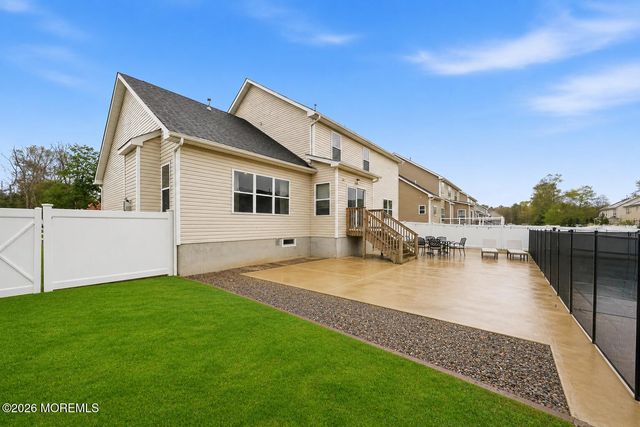 1 Prairie Lane, Bayville, NJ 08721