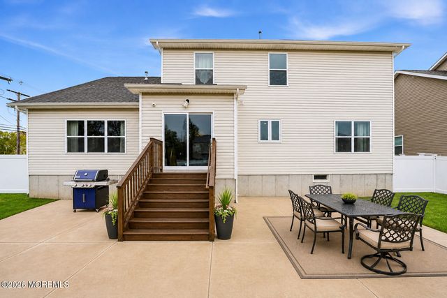 1 Prairie Lane, Bayville, NJ 08721