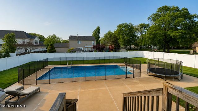 1 Prairie Lane, Bayville, NJ 08721