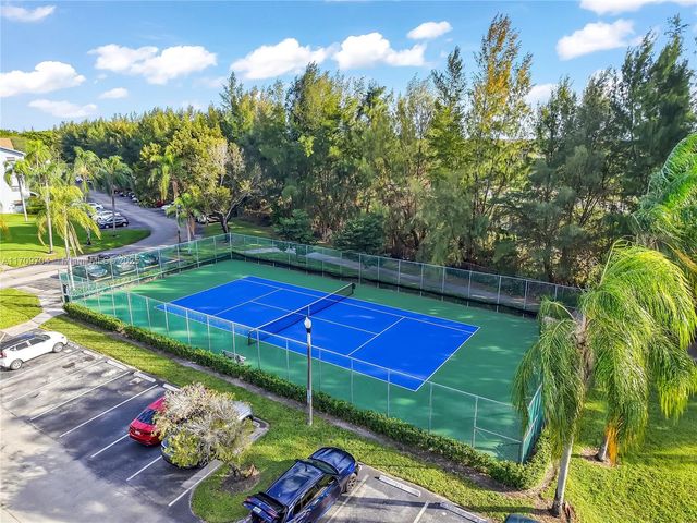 900 SW 125th Way 304R, Pembroke Pines, FL 33027