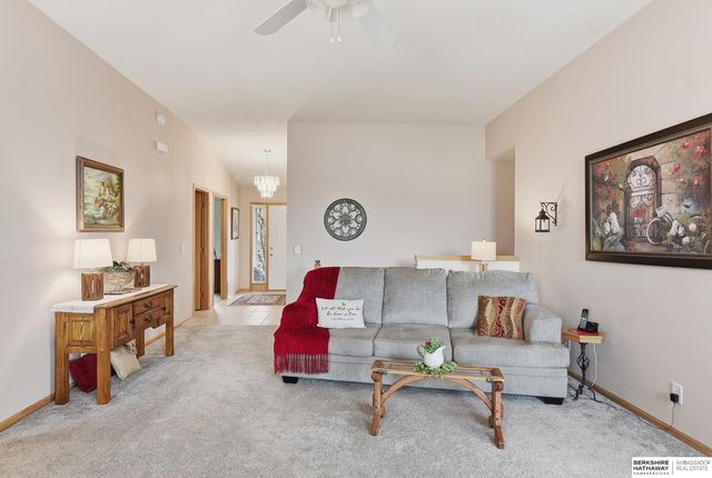 15512 Parker Street, Omaha, NE 68154