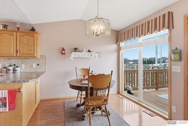 15512 Parker Street, Omaha, NE 68154