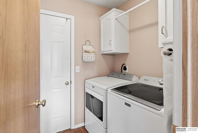 15512 Parker Street, Omaha, NE 68154