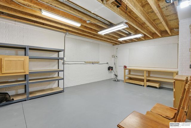 15512 Parker Street, Omaha, NE 68154