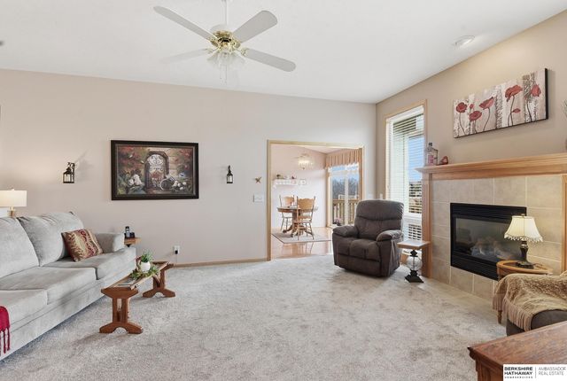 15512 Parker Street, Omaha, NE 68154