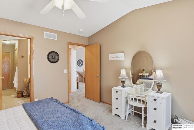 15512 Parker Street, Omaha, NE 68154