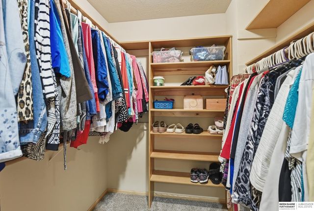 15512 Parker Street, Omaha, NE 68154