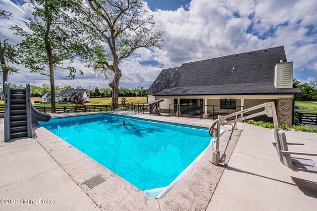 1724 Leyben Ct B, Bowling Green, KY 42103