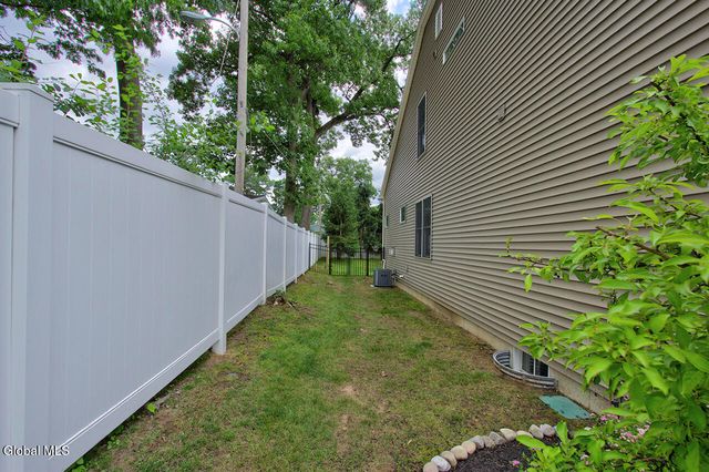 7 McKenzie Way, Saratoga Springs, NY 12866
