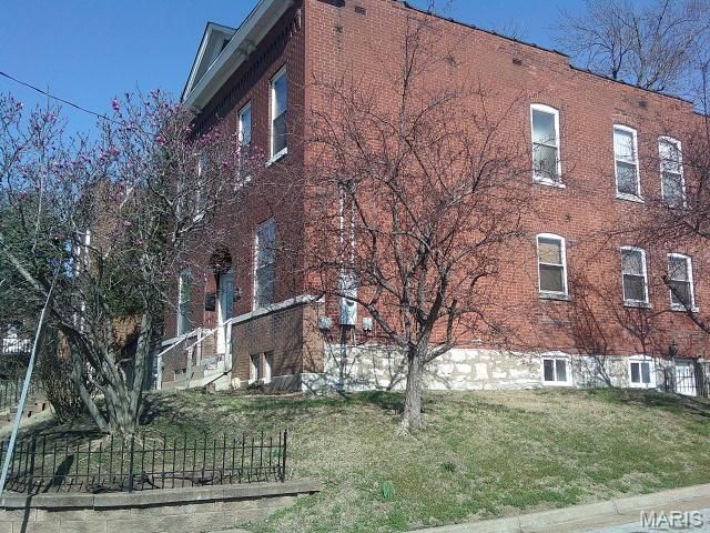 3878 Marine Avenue, St Louis, MO 63118