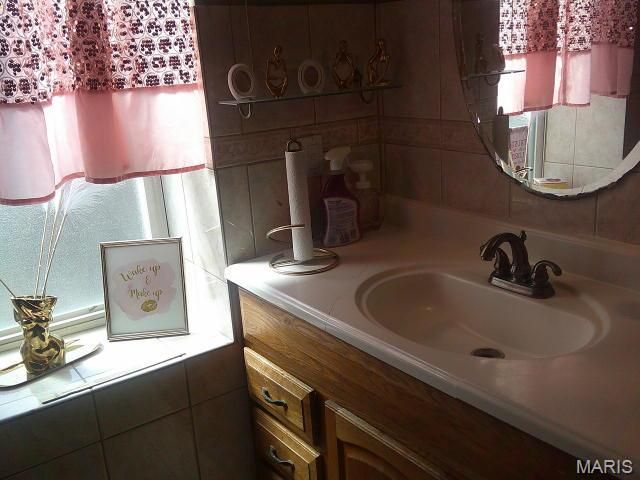 3878 Marine Avenue, St Louis, MO 63118