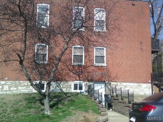 3878 Marine Avenue, St Louis, MO 63118