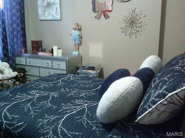 3878 Marine Avenue, St Louis, MO 63118