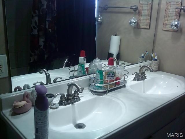 3878 Marine Avenue, St Louis, MO 63118