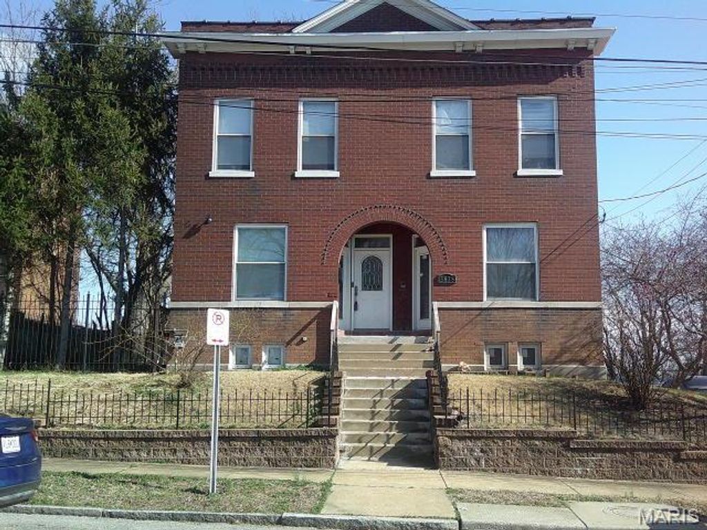 3878 Marine Avenue, St Louis, MO 63118