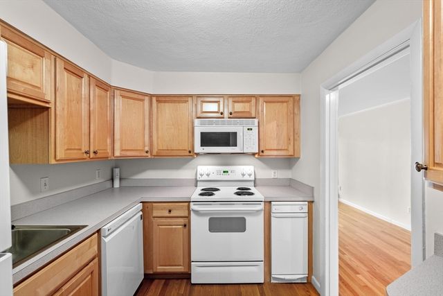 245 Lafayette Street 1H, Salem, MA 01970