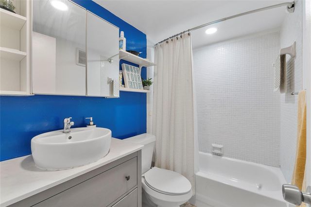 7750 W Mcnab Road 203, Tamarac, FL 33321