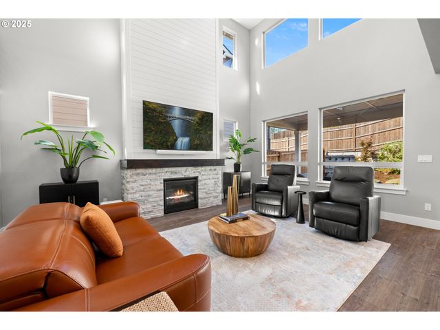 15754 Sw VANDERWOOD Ave, Portland, OR 97224